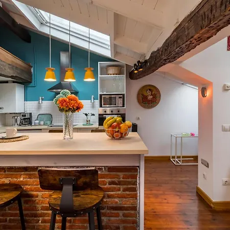 Atico Con Encanto En El Mismo Centro De La Ciudad Apartment